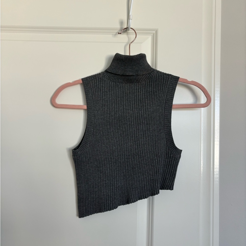 Commense Asymmetrical trim turtleneck sweater vest